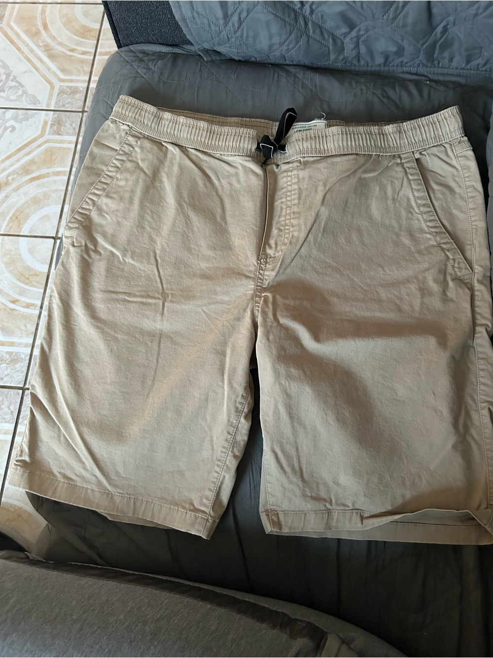 Men's Casual Drawstring Chino Shorts in Khaki